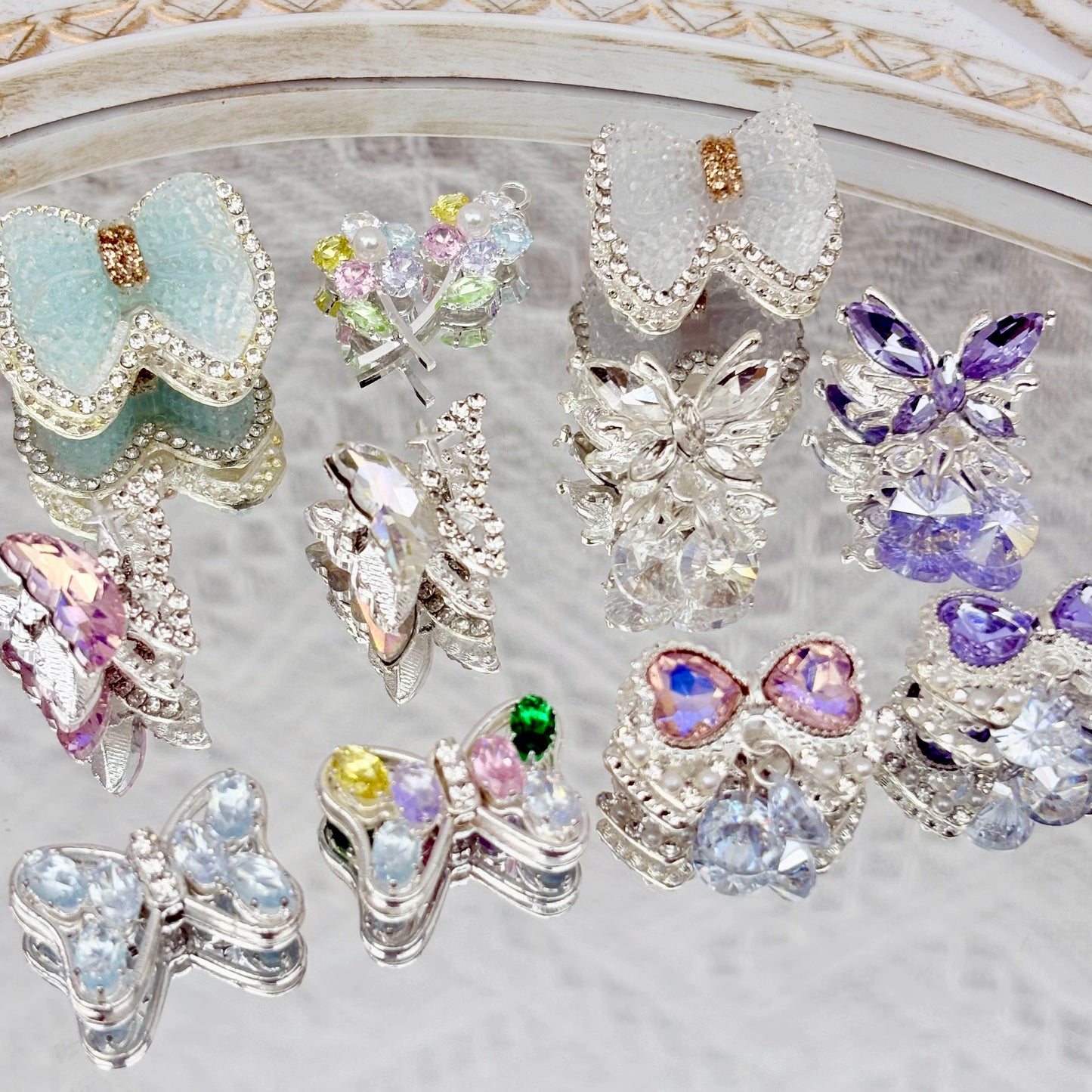 [T26]星綺の重綴・多通孔合金串珠デコレーション（異形状ミックス、2 個 / 4 個）