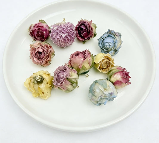 [R20]形韵の雑綴・花と唐辛子吊孔プラスチック串珠ミックス（2 個 / 4 個）