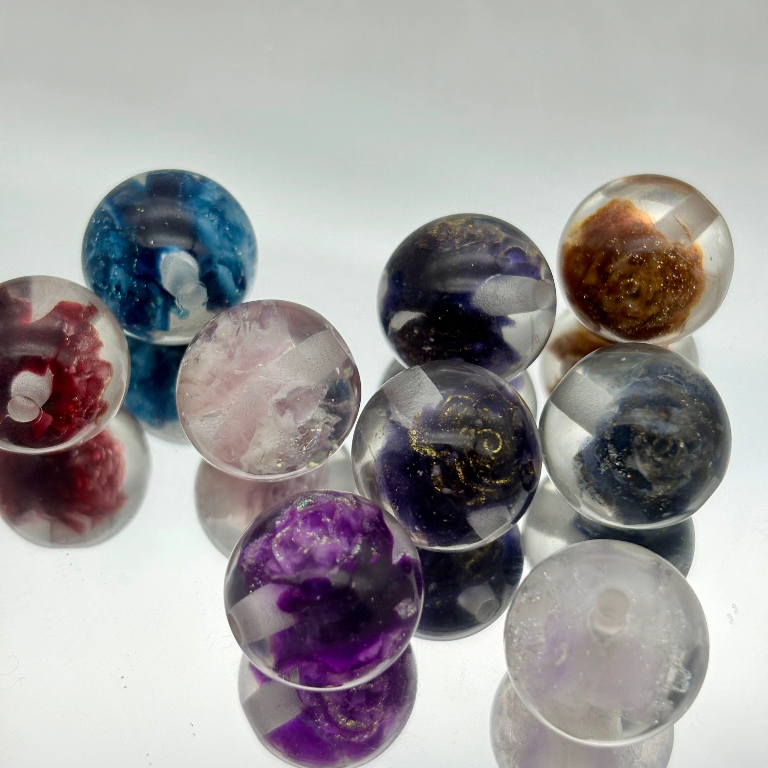 [開封]NEW.上質レジンビーズ 16/20/24mm 通し穴・片穴混在