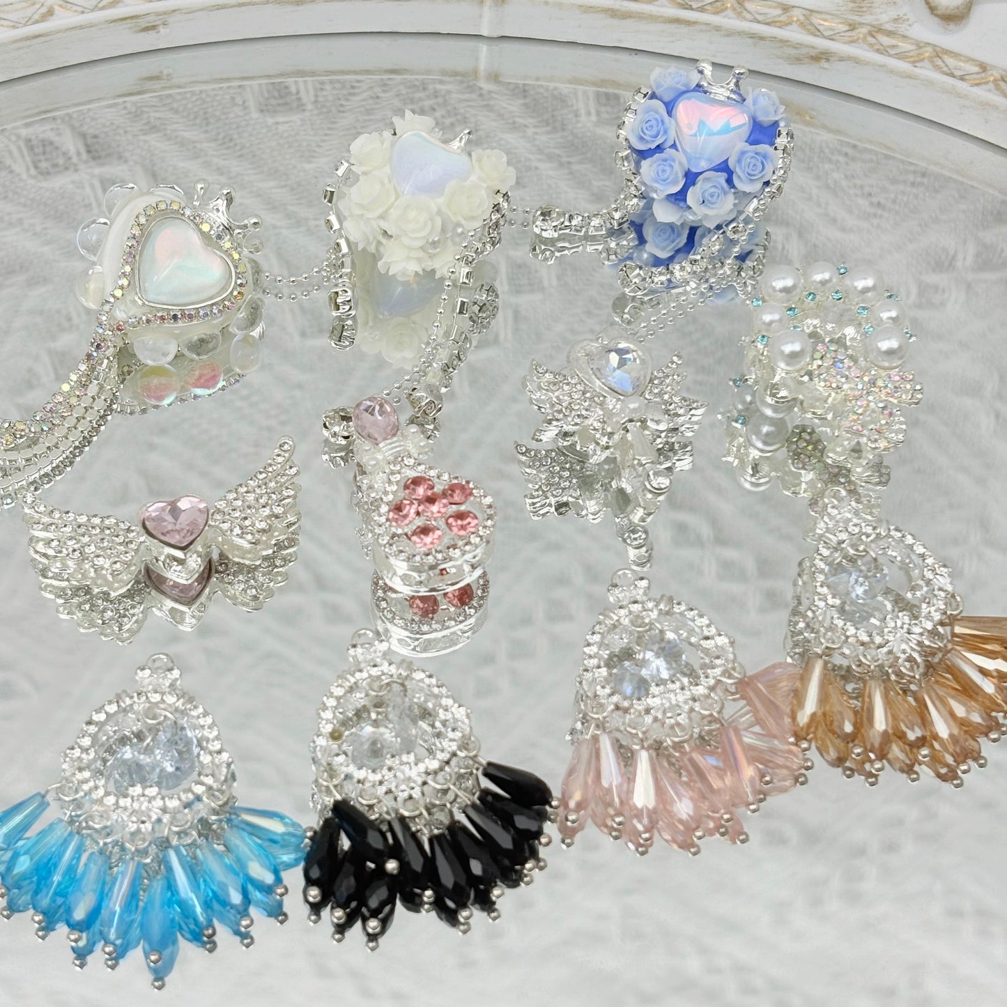 [T26]星綺の重綴・多通孔合金串珠デコレーション（異形状ミックス、2 個 / 4 個）