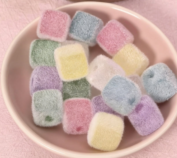 [A75]柔絨の織形・多形态植毛串珠ミックス（5 個 / 10 個 / 20 個）