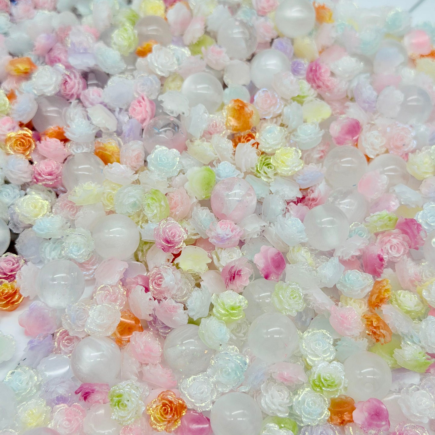 [R07]雲間の花束ストリングビーズソフトゴムフラワー（レジン / プラスチック；50ml）