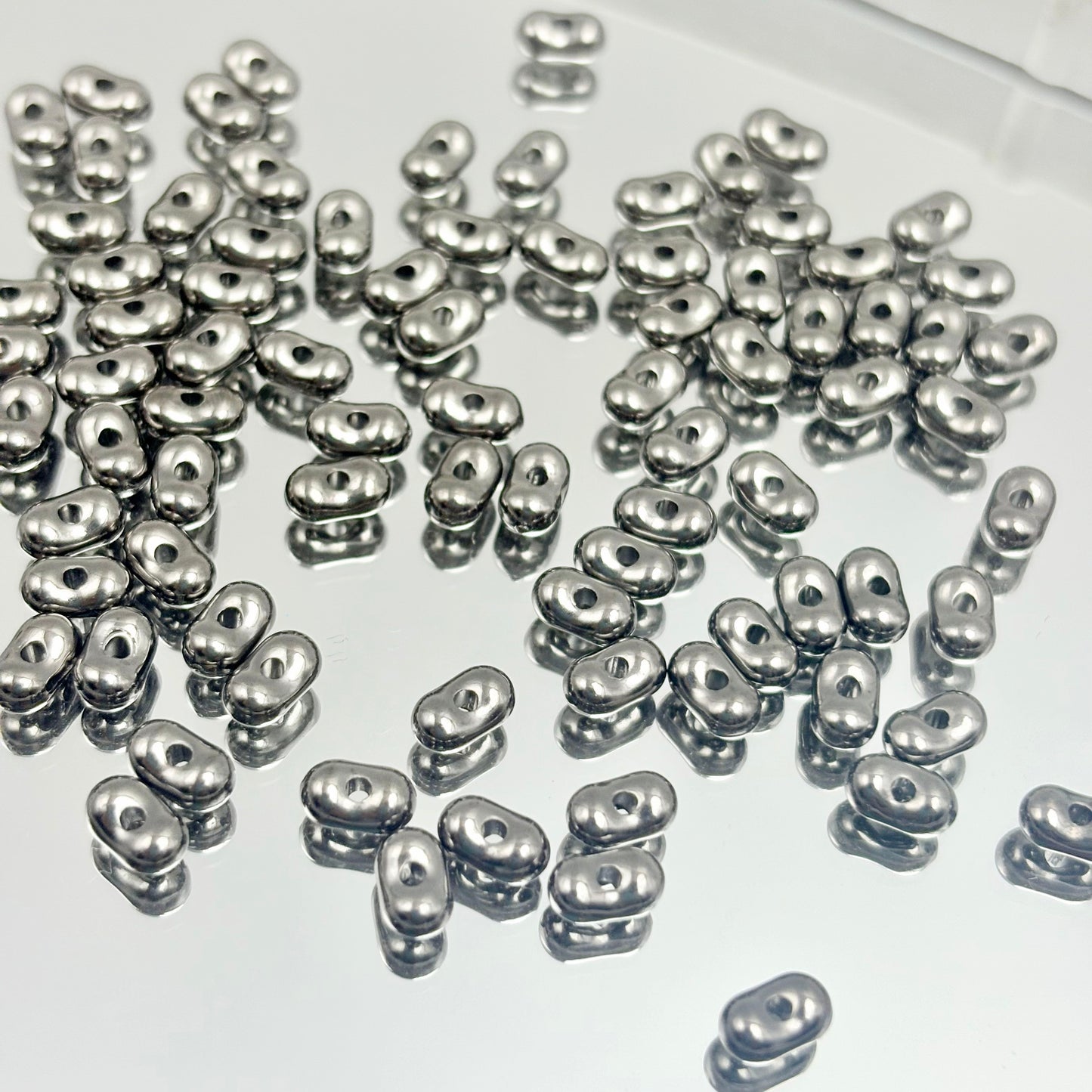 [M31]ピーナッツの綴飾・プラスチック串珠ミックス（1 本 / 30ML）