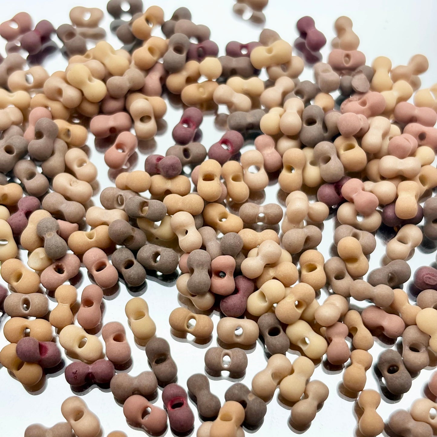 [M31]ピーナッツの綴飾・プラスチック串珠ミックス（1 本 / 30ML）