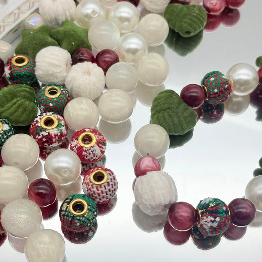 [A17]苺絨の霧白・ビーズミックス（複数素材）：苺紅色フリース白ビーズ 50ml/100ml