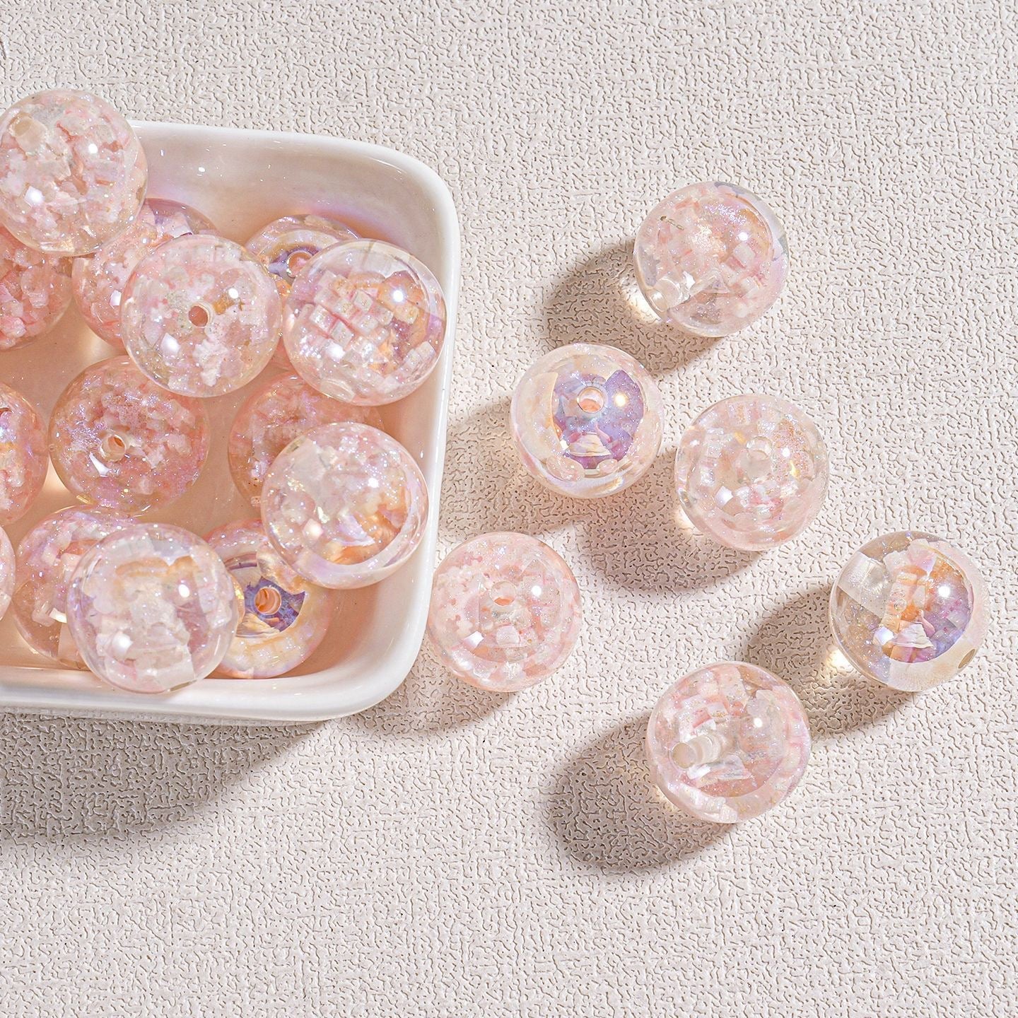 [A92]雪の結晶/クラウン-入り樹脂ビーズ(16MM)