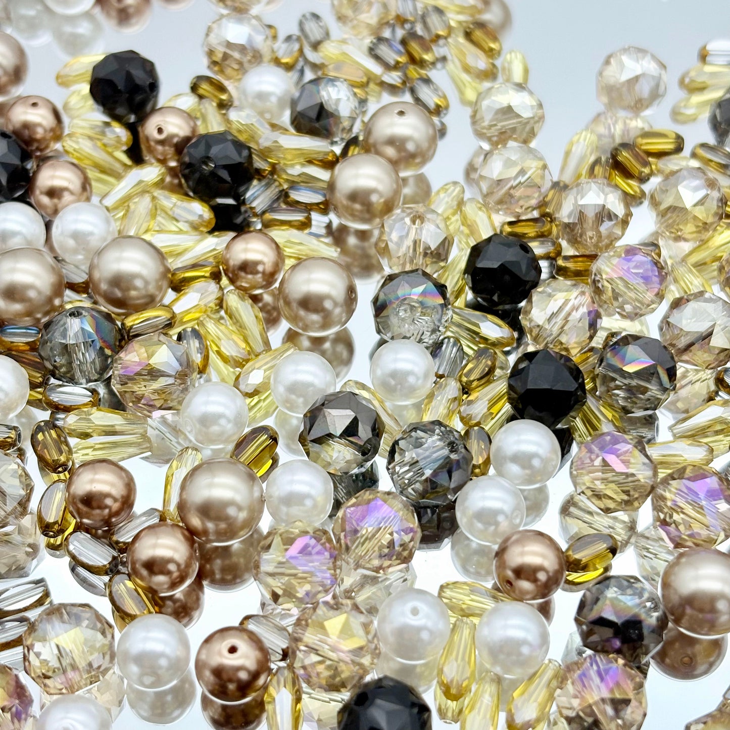 [B62]金霧の珀光・ガラス真珠串珠ミックス（形状・カラーランダムパック、30ml/50ml）