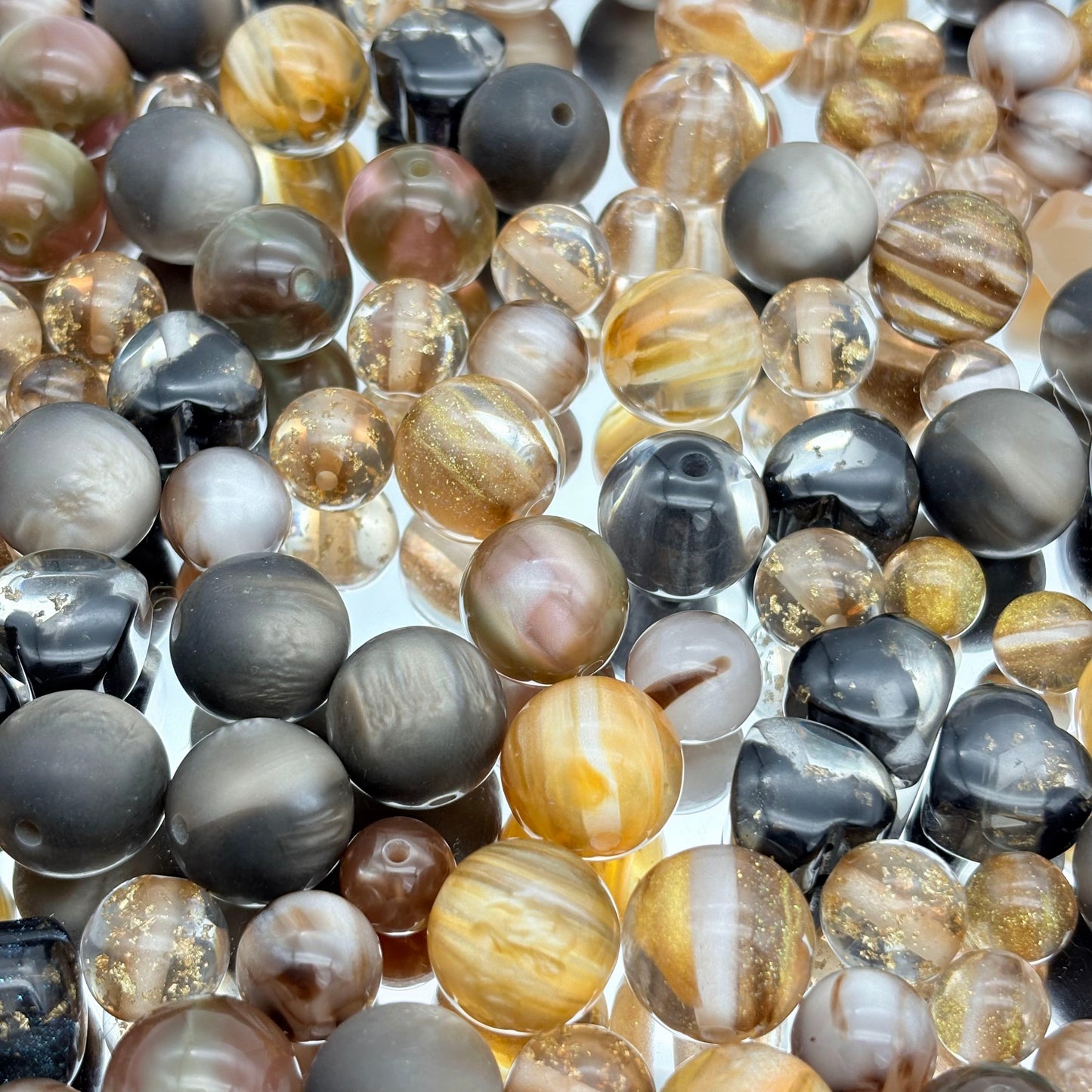 [新年福袋01]柔形大綴・多素材大尺寸串珠ミックス（3 袋 / 6 袋 / 10 袋）