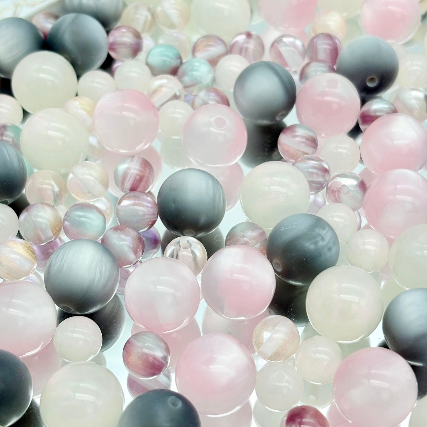 [新年福袋01]柔形大綴・多素材大尺寸串珠ミックス（3 袋 / 6 袋 / 10 袋）