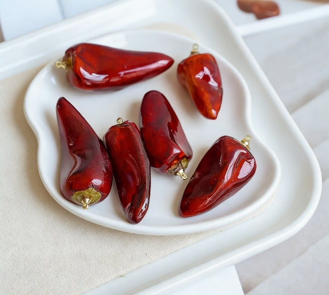 [R20]形韵の雑綴・花と唐辛子吊孔プラスチック串珠ミックス（2 個 / 4 個）